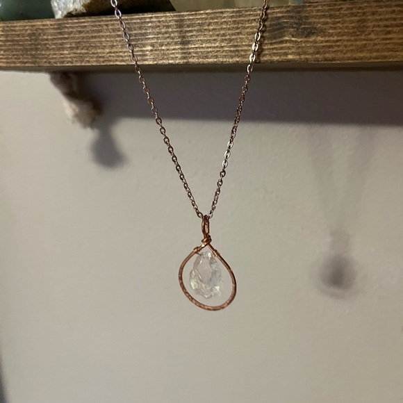 Gorgeous ONE OF A KIND Angel Aura crystal necklace. NEW. - Picture 3 of 6